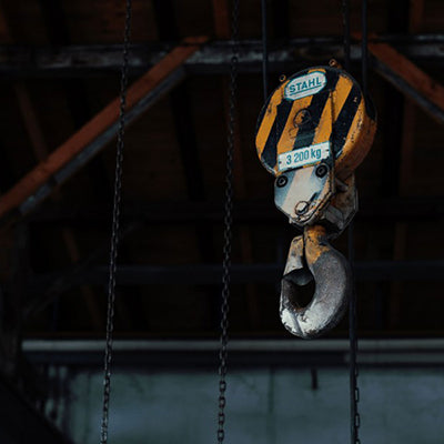 Southern Ropes' HMPE Super-12 being used as a pulley to lift heavy appliances